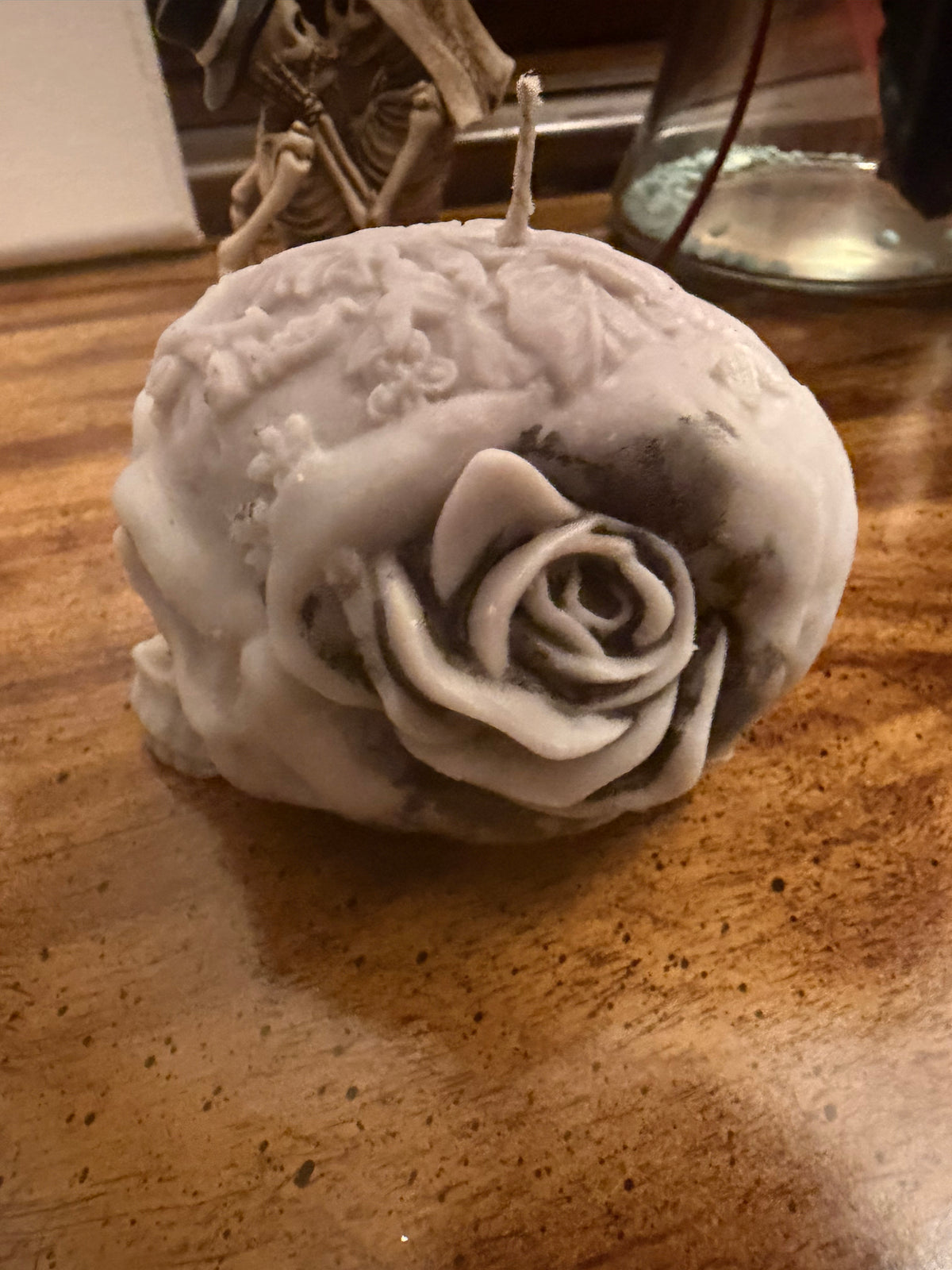 Seasonal Skull & Roses Candle